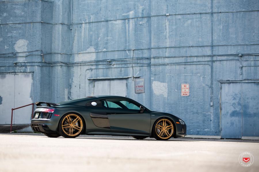  Audi R8 V10 on Vossen Wheels (HC-1) 2016 года  (фото 29 из 47)